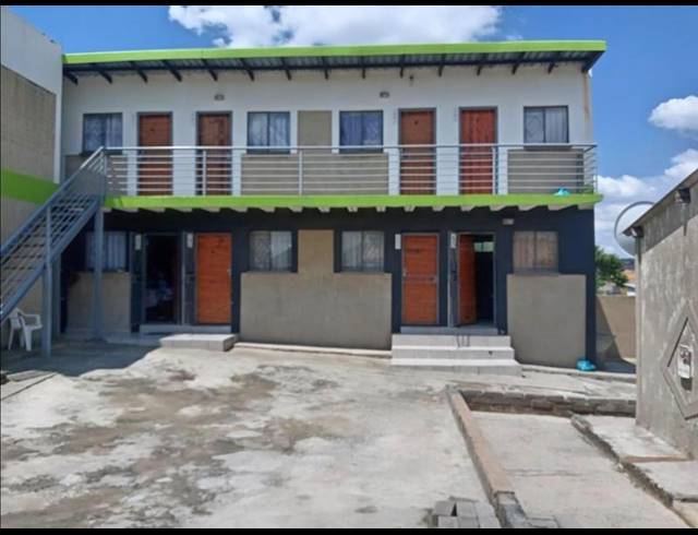 16 BEDROOM HOUSE FOR SALE IN TEMBISA